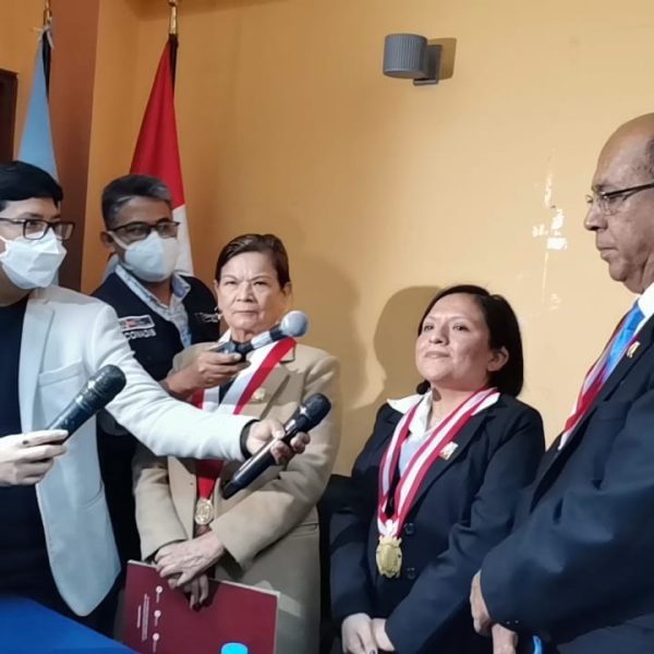 Sanmarquina con discapacidad auditiva se graduó de doctora en Ciencias Administrativas