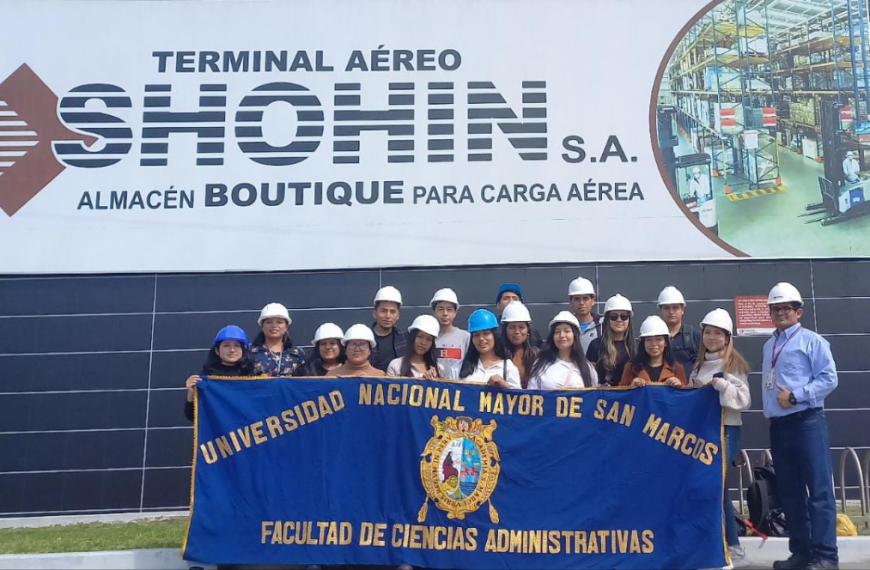 Estudiantes de Negocios Internacionales visitaron terminal de almacenamiento de carga aérea