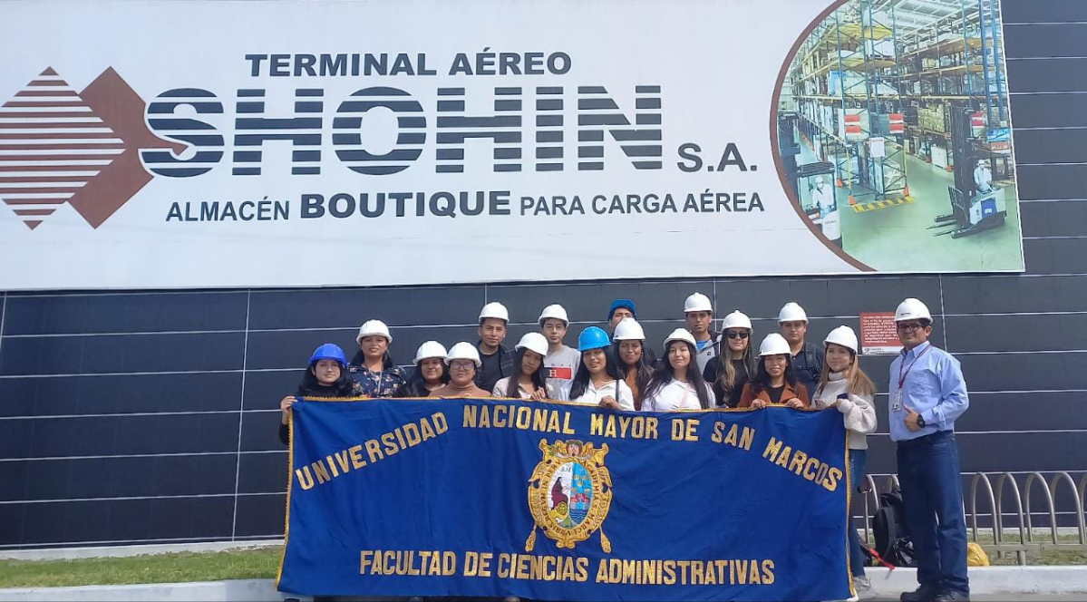 Estudiantes de Negocios Internacionales visitaron terminal de almacenamiento de carga aérea