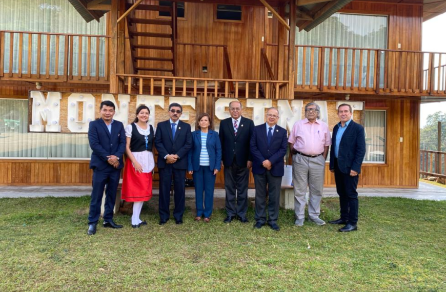 Firma de convenio marco y específico y entrega de terreno en Villa Rica – Oxapampa