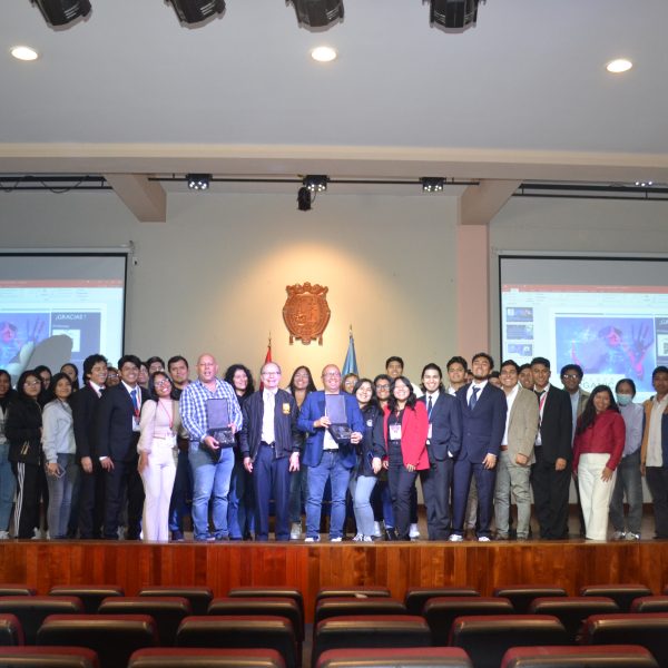 Conferencia: De la teoría a la acción. Estrategias innovadoras en operaciones