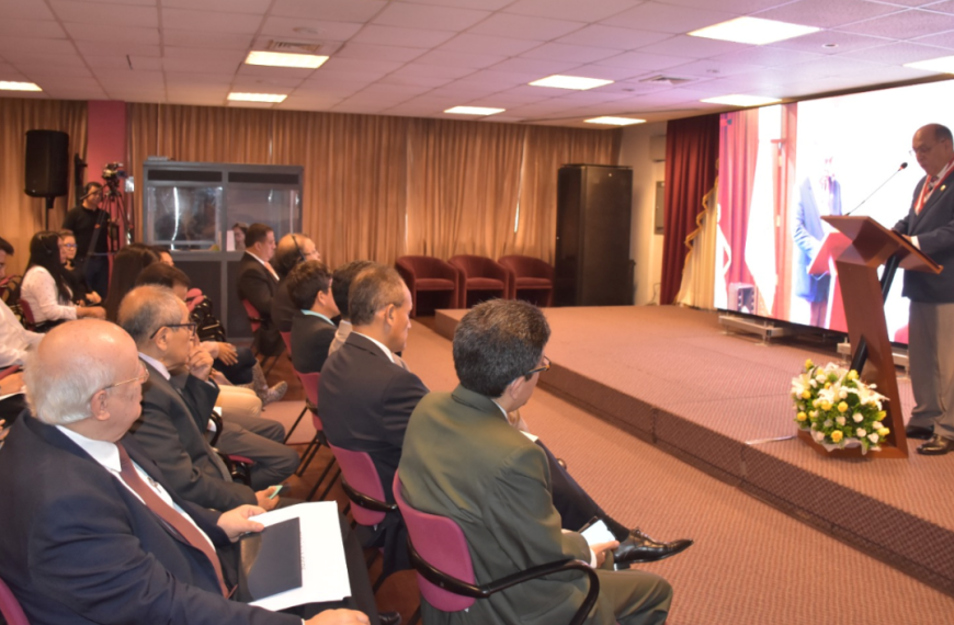 Decano de la FCA inauguró seminario sobre Asia-Pacífico