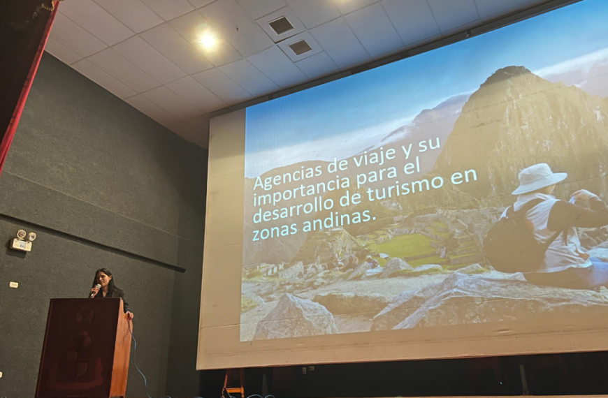 Alumna de Turismo de la FCA expuso en seminario organizado por la Universidad del Centro