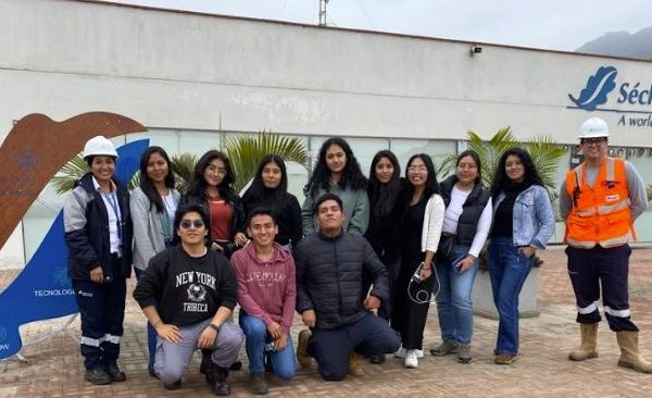 Estudiantes visitaron empresa líder en gestión de residuos sólidos