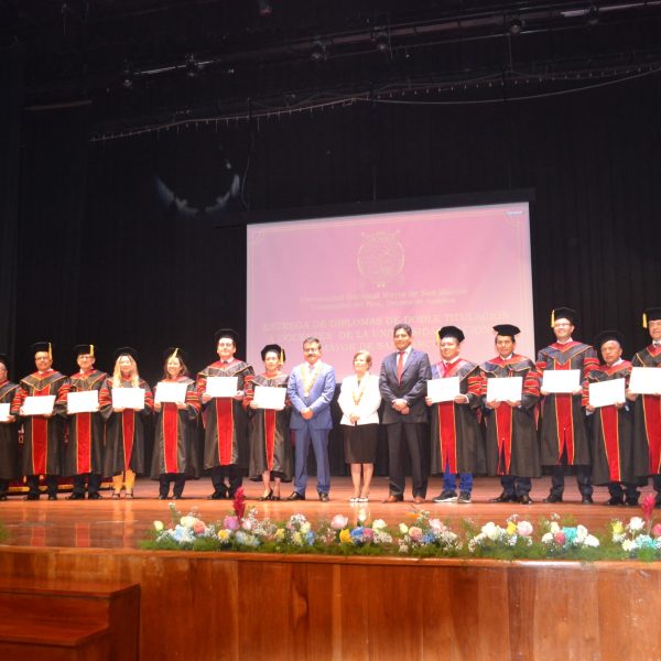 Alianza académica: 18 catedráticos recibieron doble titulación de la UNMSM y de la Universidad de Bordeaux