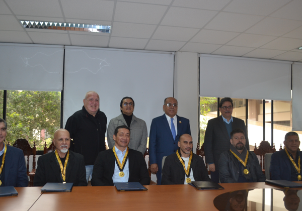 FCA conmemora el centésimo aniversario de Universitario de Deportes con reconocimiento a figuras emblemáticas del fútbol