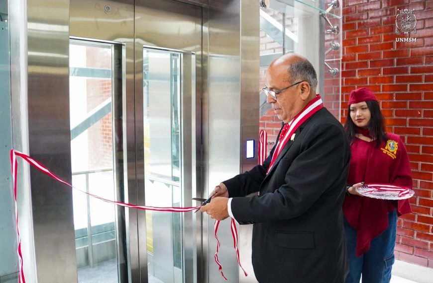 Celebramos 64 años de la Facultad de Ciencias Administrativas Oficial