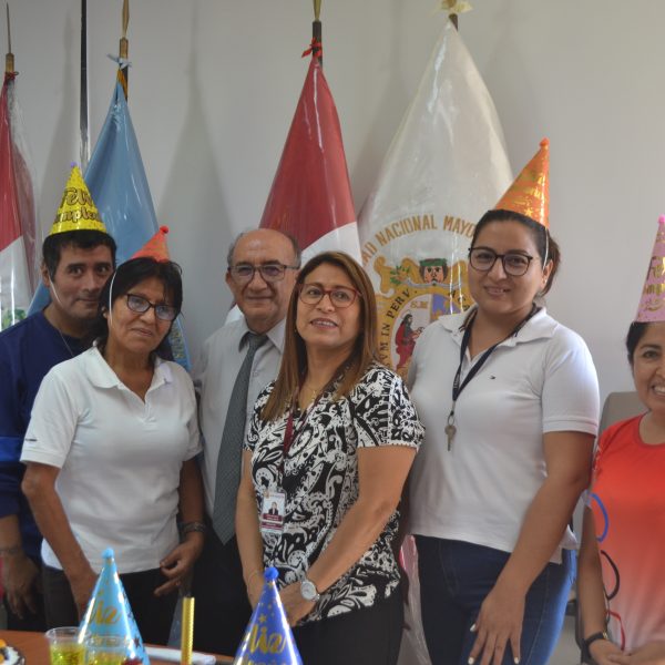 Celebramos los cumpleaños de nuestros trabajadores administrativos de marzo