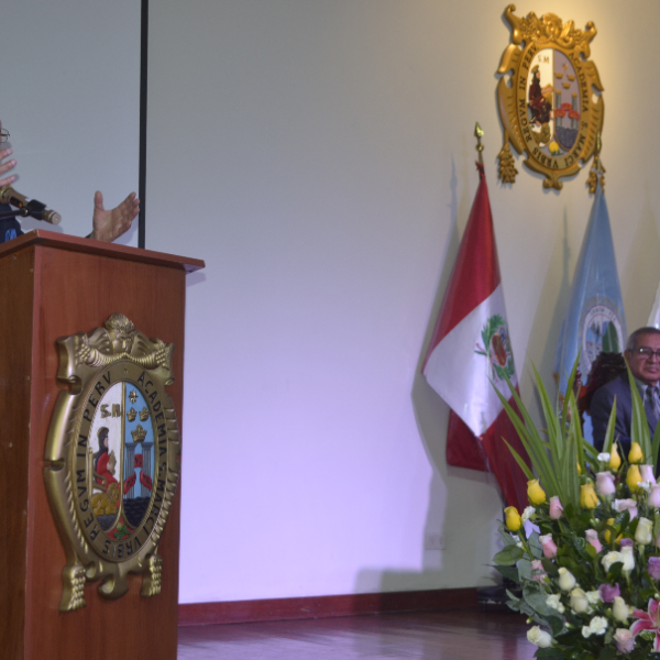 Decano de la FCA destaca el valor de la investigación en ceremonia de premiación