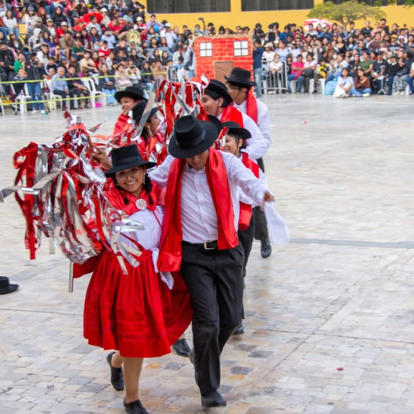 FCA presente en el XXVII Festival de Folklore Interfacultades por el 474.º aniversario de la UNMSM