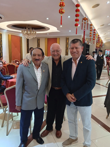 Juntos y unidos con democracia plena