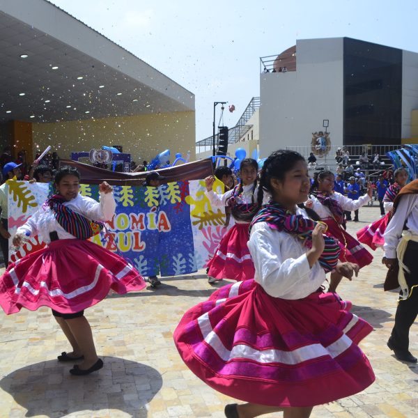 La FCA participó en el pasacalle por el 474 aniversario de la UNMSM