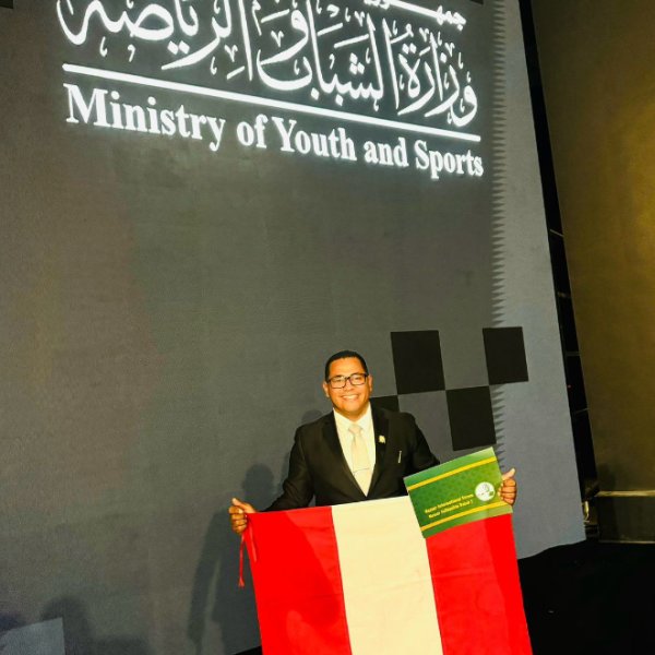 Egresado de Maestría en Gestión Pública de la FCA representó al Perú en Foro Internacional Nasser 2025 en Egipto