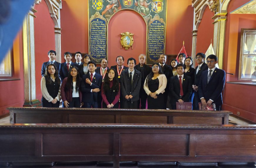 ¡Homenaje a la Facultad de Ciencias Políticas y Administrativas por sus 150 años de excelencia académica!