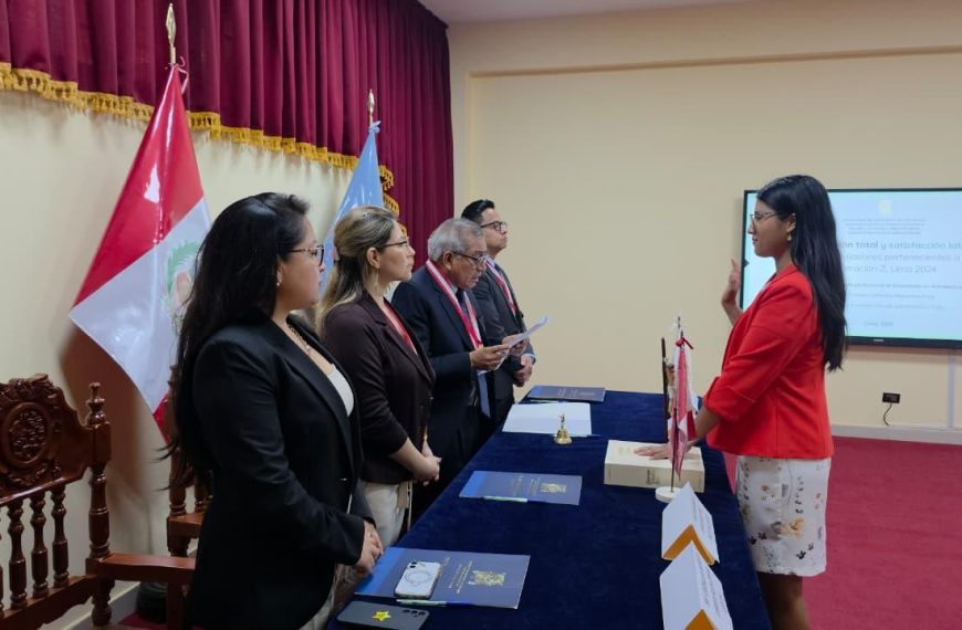Sustentación de tesis exitosa, felicidades Alexandra Carnero Hurtado