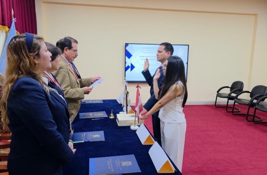 FELICITACIONES A LOS LICENCIADOS EN ADMINISTRACIÓN