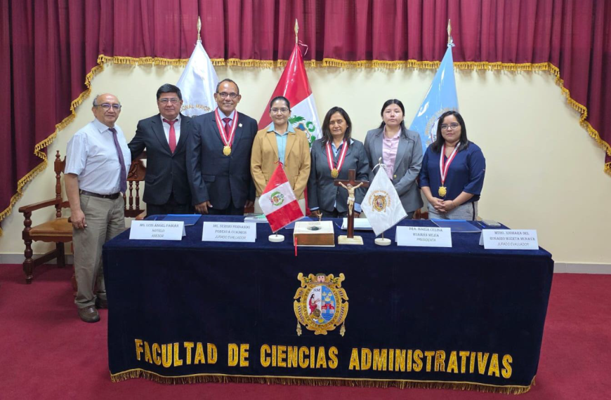 Máximos honores ¡Felicitaciones, licenciadas! La primera sustentación del 2026