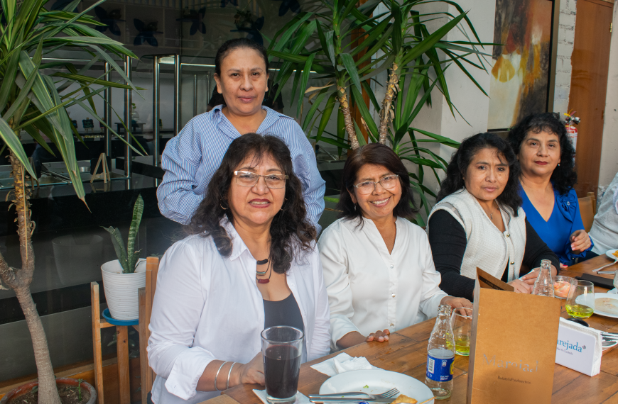 FCA reconoció la labor de las madres docentes y administrativas en emotiva celebración
