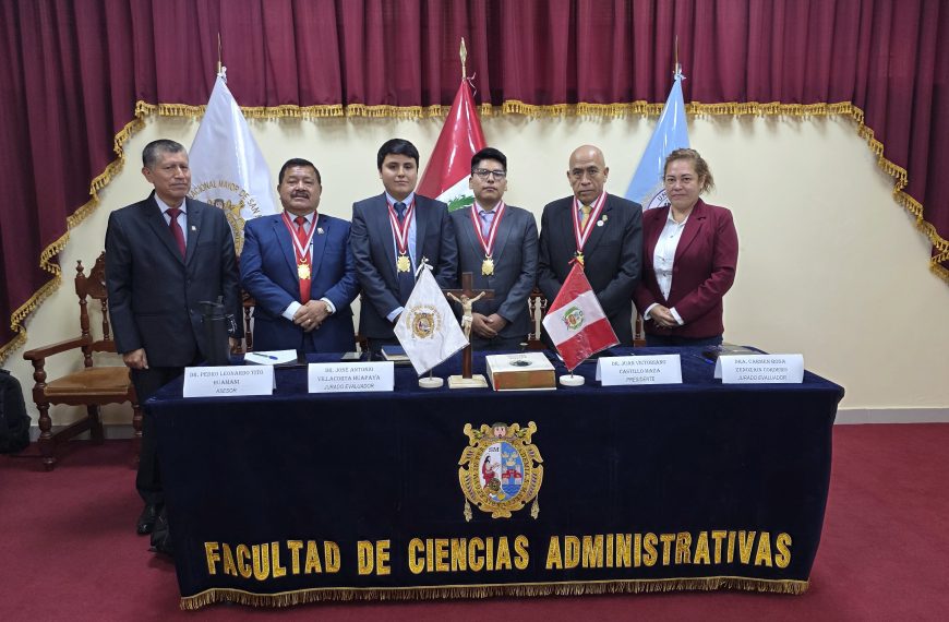 FELICITACIONES A LOS LICENCIADOS EN ADMINISTRACIÓN: JEAN APAZA Y BRYAN ESPINOZA